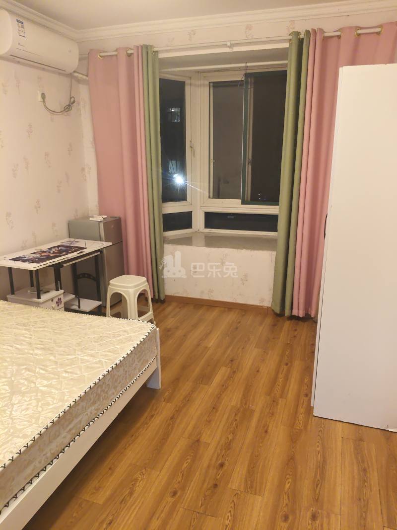 西南名苑6403086卧室图1