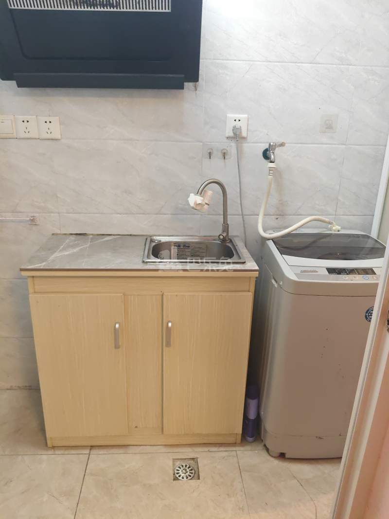 西南名苑6403086厨房图4