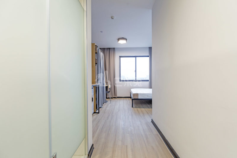 龙湖伟业冠寓苏州高新路店6404885卧室图2