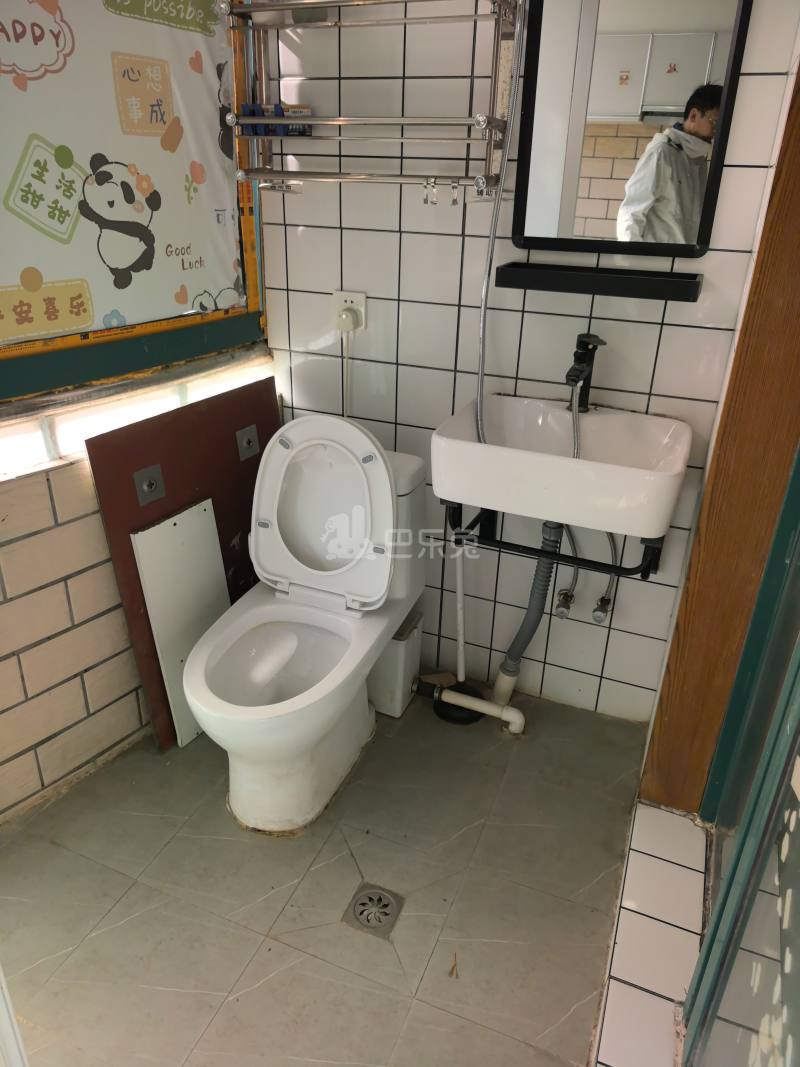 上大聚丰园6414565卫生间图5