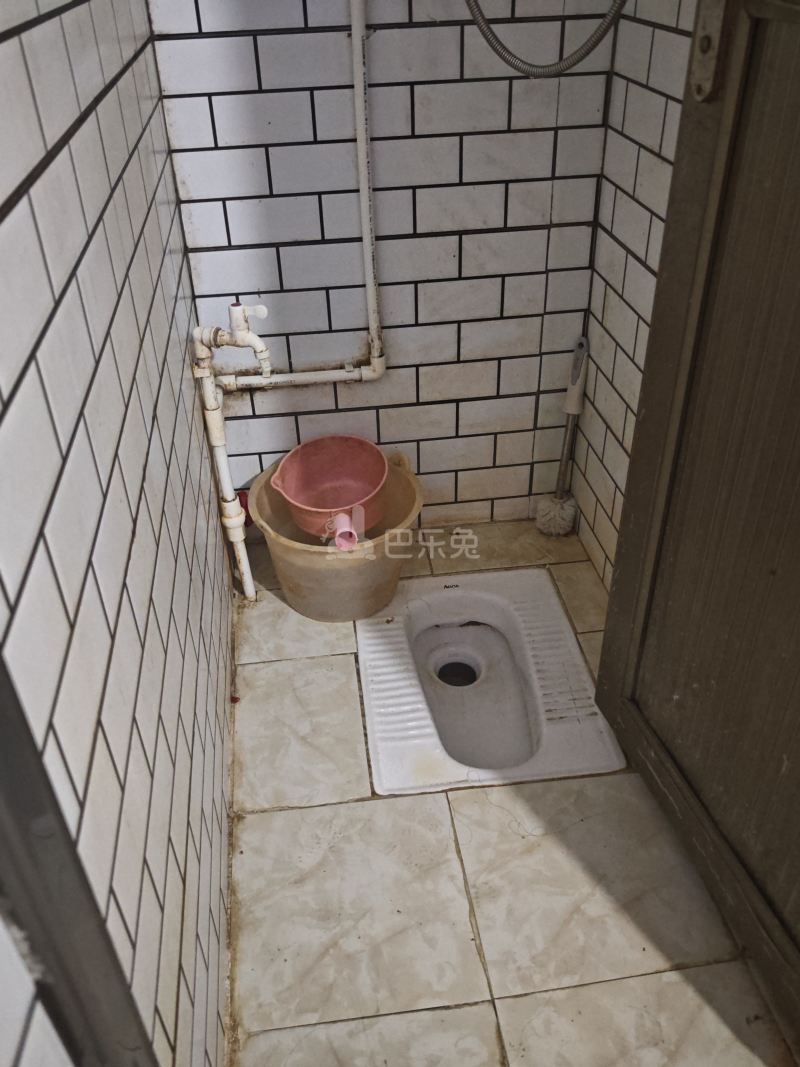 碧茵苑6418627卫生间图5