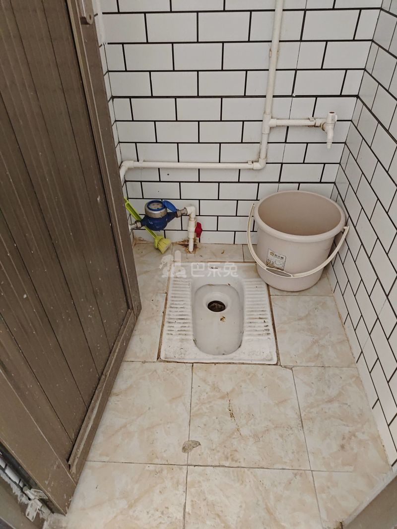 碧茵苑6418627卫生间图7