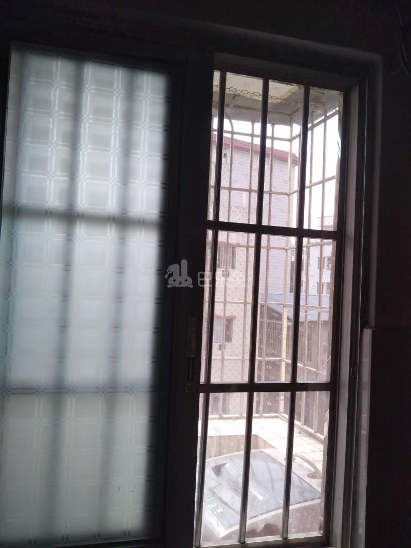 江夏村大塘大街东一巷5号6427680卧室窗户图8