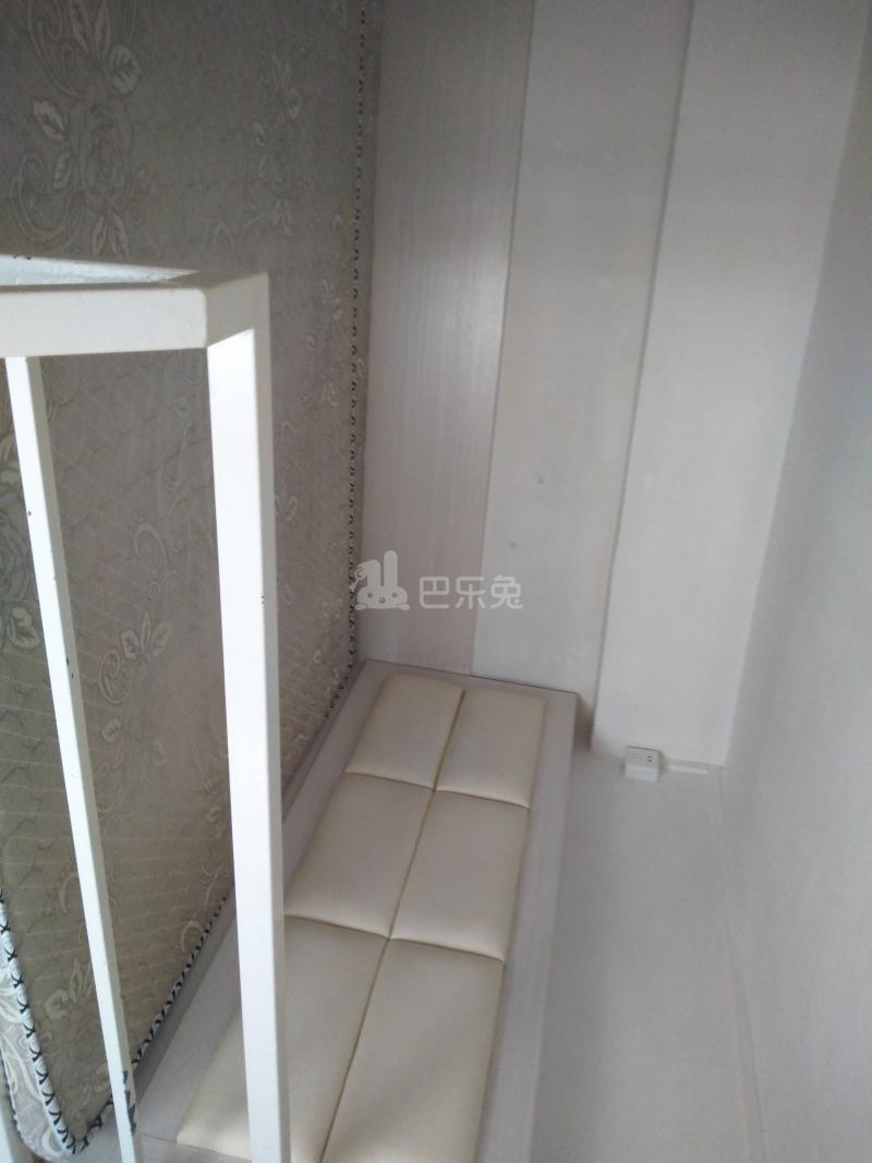 江夏村大塘大街东一巷5号6427680卧室图1