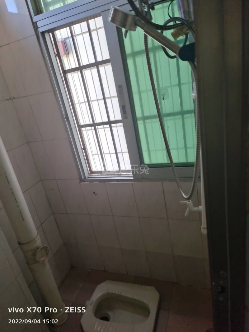 沙涌南村前大街九巷8号6428957卫生间图6