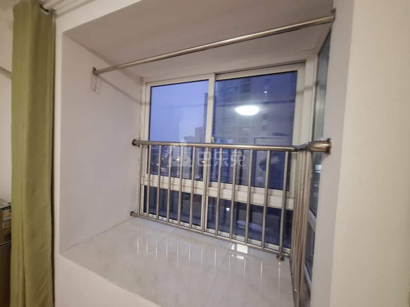 翔瑞新苑南区6442065卧室窗户图15