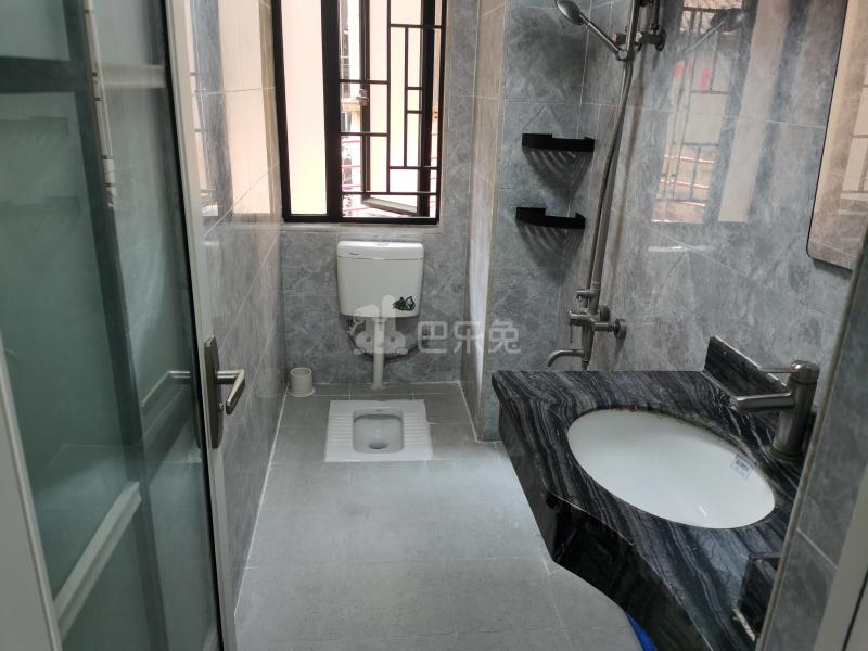 嘉禾望岗忠和街36号6450443卫生间图8