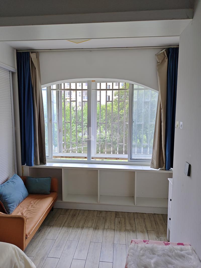 爱博三村6452298卧室窗户图7