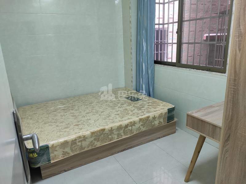 鹤边员村中街东十巷23号6452362卧室图0