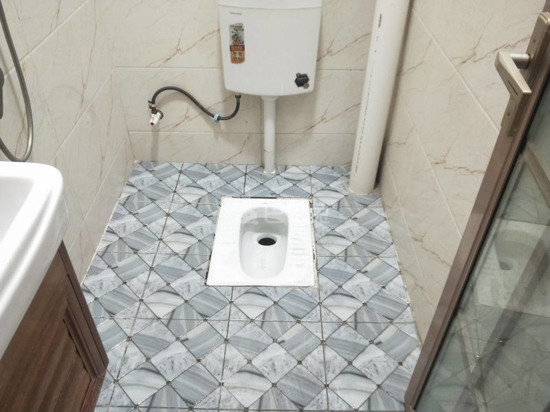 鹤边员村中街东十巷23号6452365卫生间图11