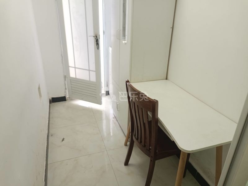 南贸花园6457440卧室图2