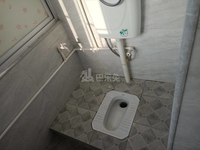 南贸花园6457440卫生间图5