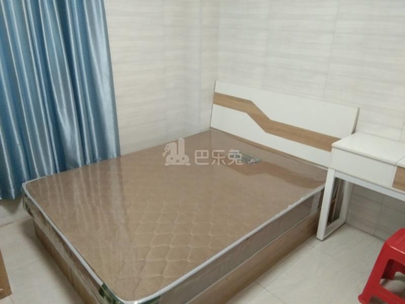 鹤边员村中街东五巷1号6492299卧室图0