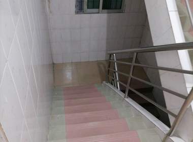 桥头新街9号 1室1厅1卫