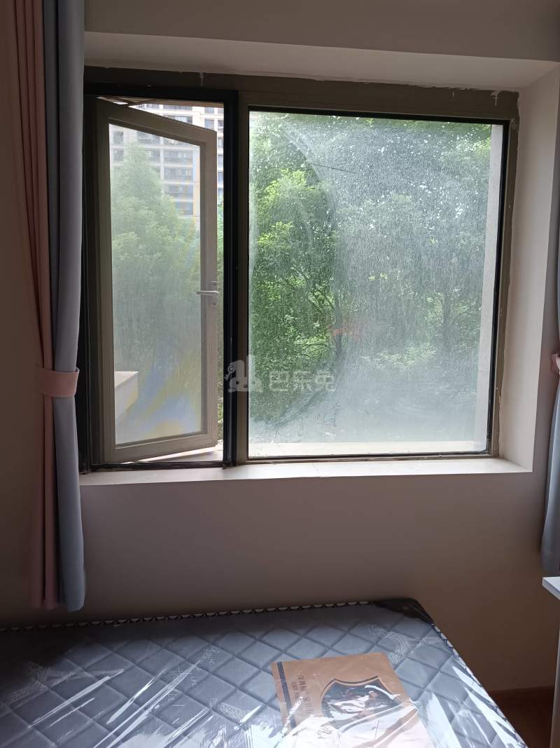 阳光郡6510267卧室窗户图5