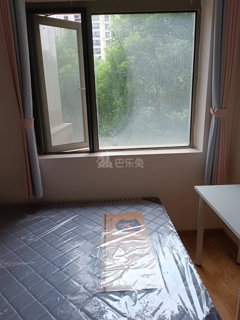 阳光郡6510267卧室图3