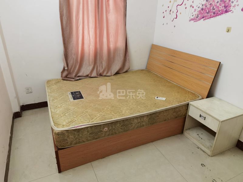 夏良村东门南巷18号6521068卧室图2