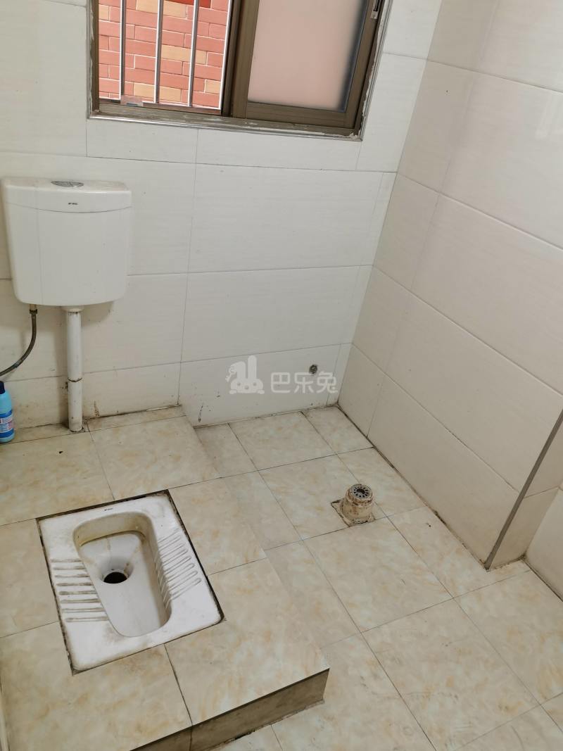 夏良村东门南巷18号6521068卫生间图6