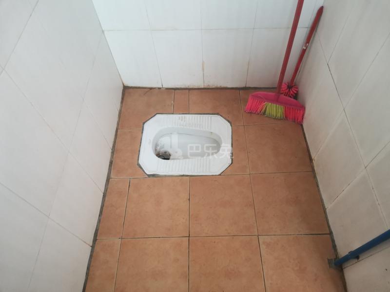 夏良村夏良路121号之26521103卫生间图4