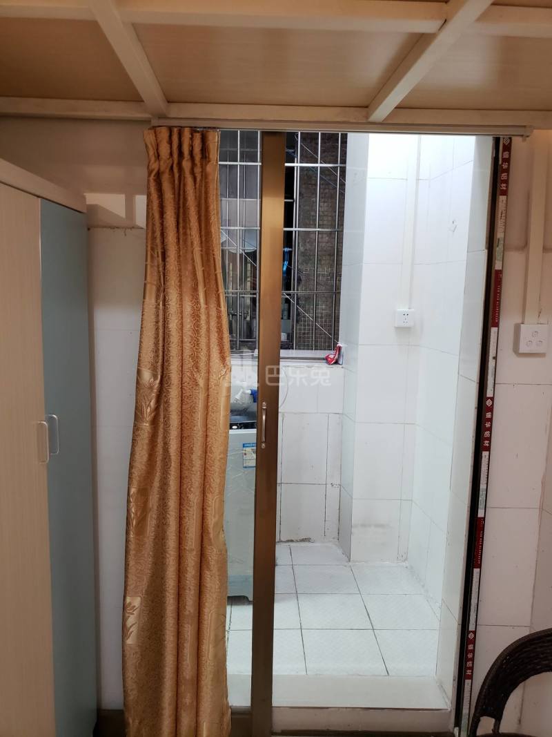 江夏村青龙大街五巷7号6527349卧室窗户图8