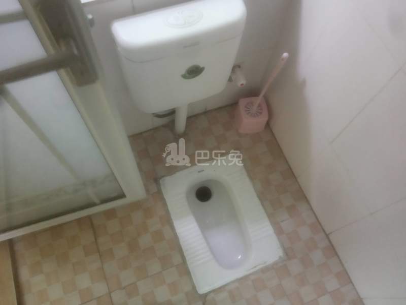 尖彭路彭西新村六街10号6529390卫生间图5