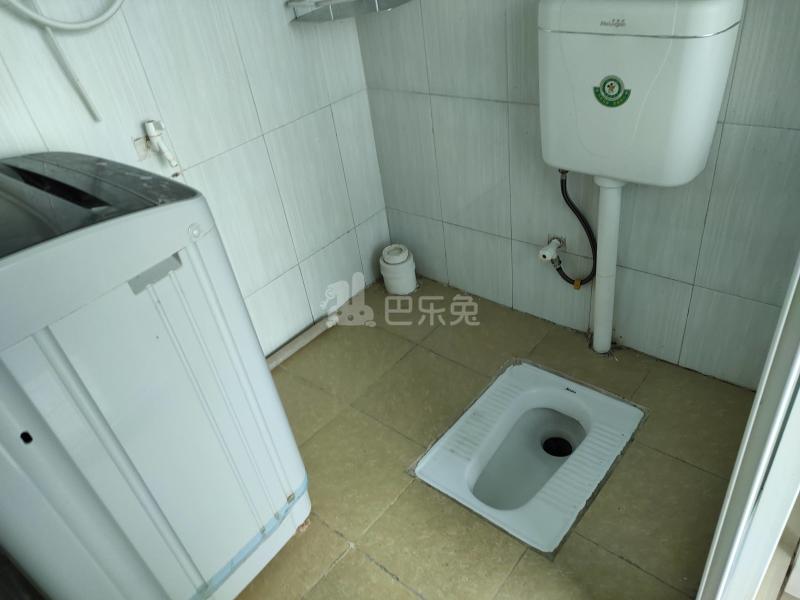 尖彭路彭西新村六街10号6529402卫生间图6