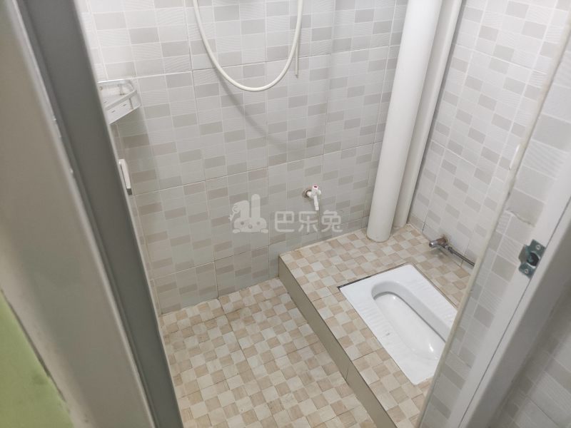 尖彭路彭西新村六街二巷2号6529404卫生间图5