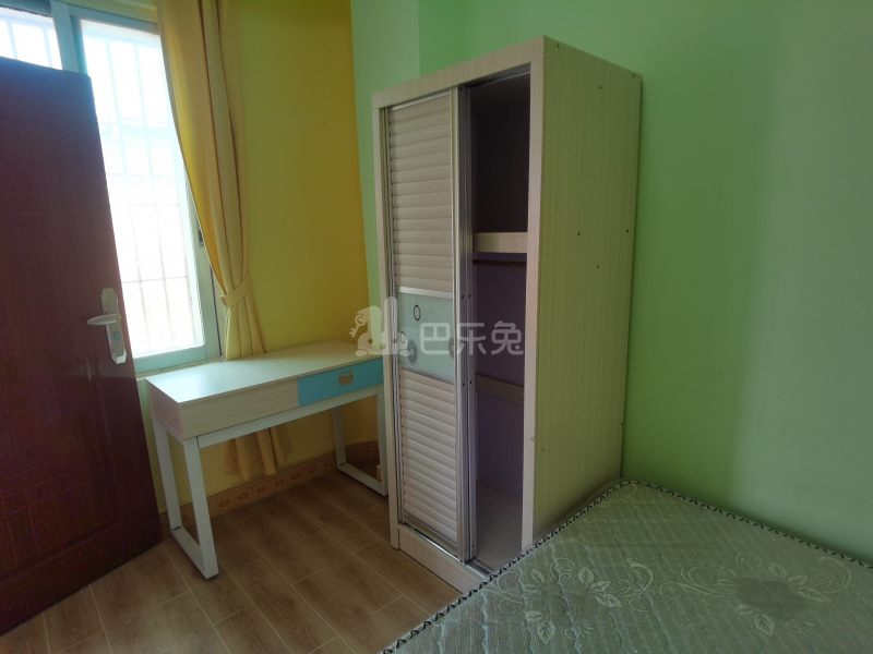 尖彭路彭西新村六街二巷2号6529419卧室图0