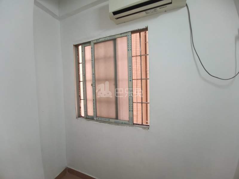 联边彭上北六巷5号6543585卧室窗户图4