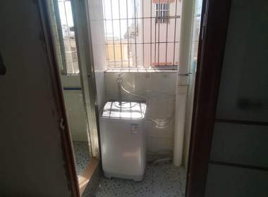 望岗西岭街八巷1号 1室0厅1卫