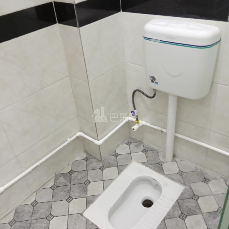 长湴西街五巷15号6547506卫生间图5