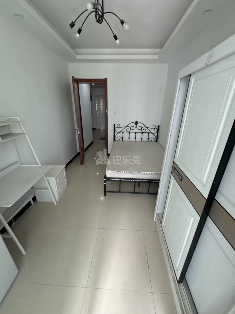 新和嘉苑6547590卧室图2