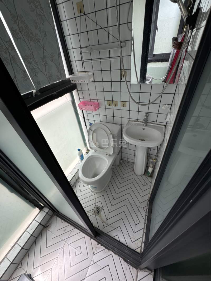 新和嘉苑6547590卫生间图4