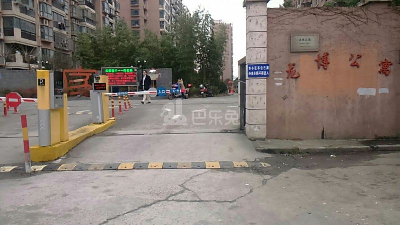 龙博公寓18422402周边环境图5