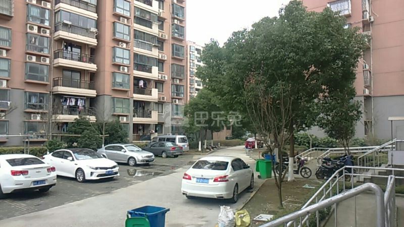 龙博公寓18422402周边环境图6