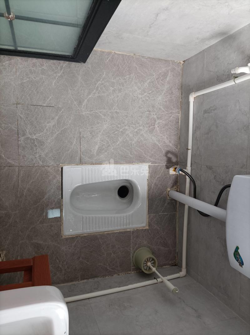 大山村祥和2路六巷7号6568810卫生间图4