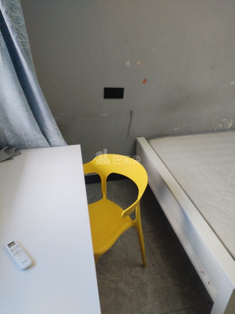 西郊协和小区6577729卧室图1