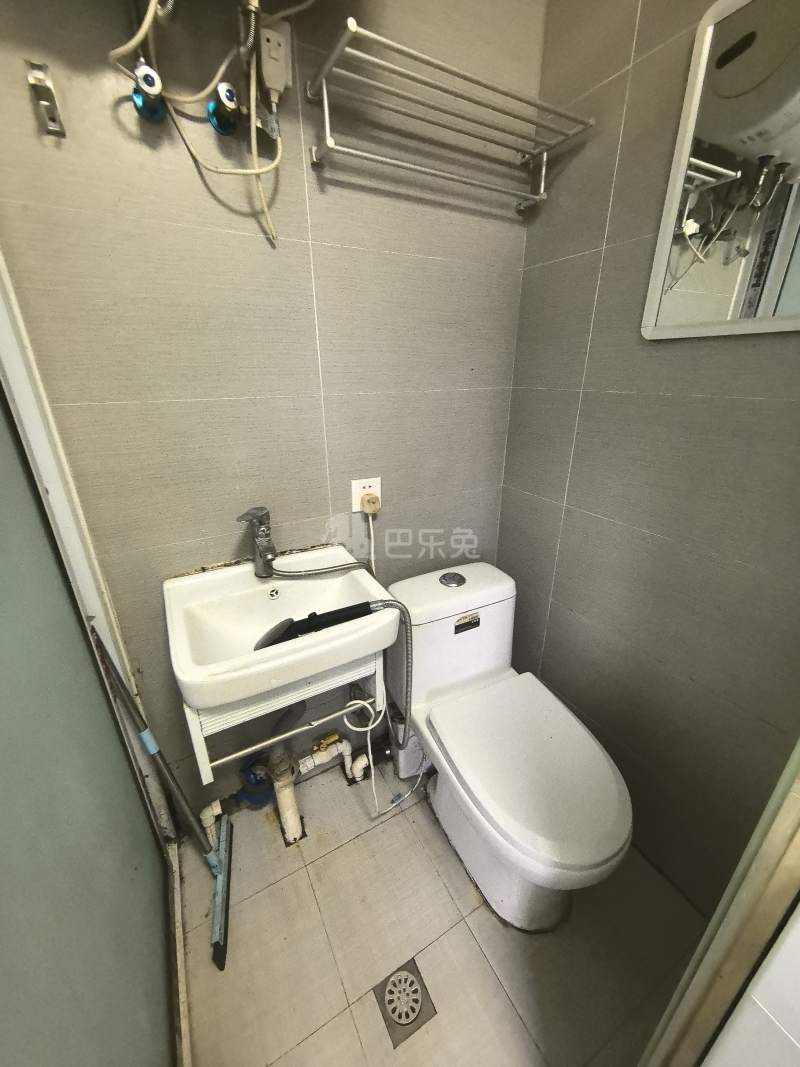 阳光苑一区6585075卫生间图5