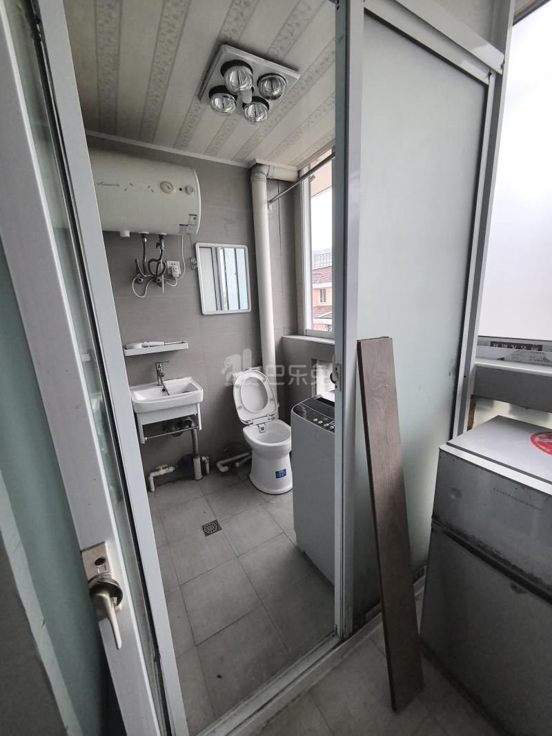 阳光苑一区6585085卫生间图5