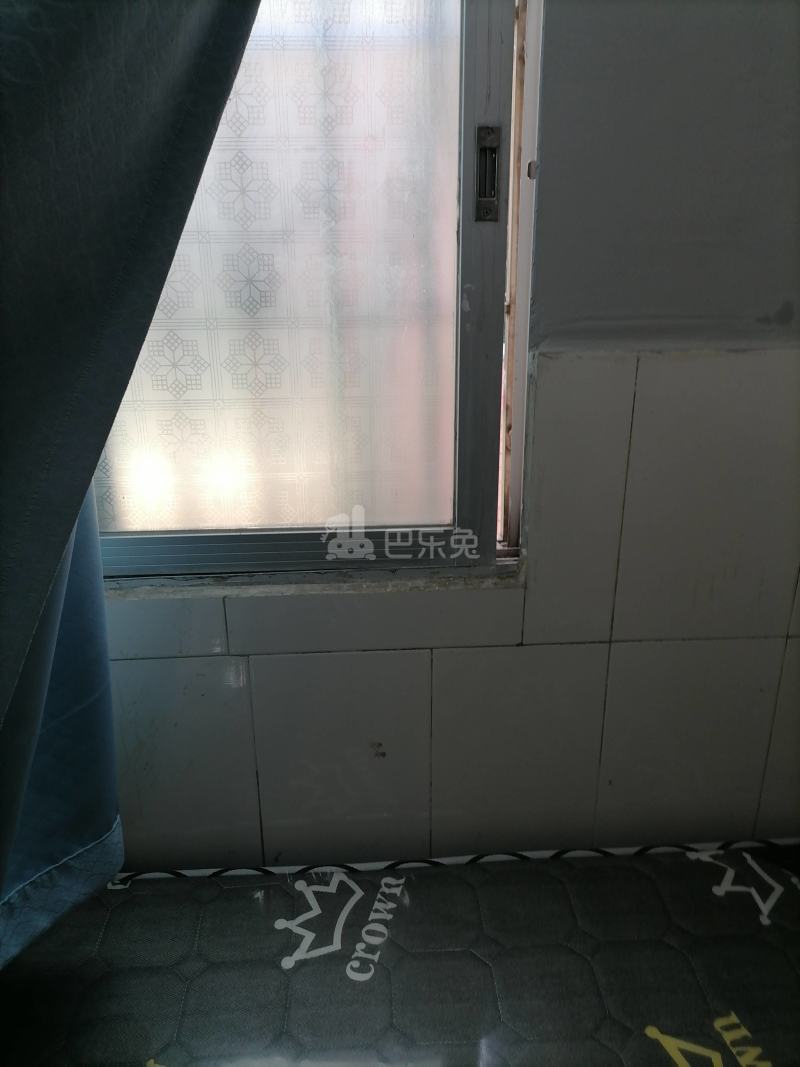 江夏大塘大街36号6588975卧室窗户图10