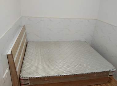 富山路一街39号 1室1厅1卫