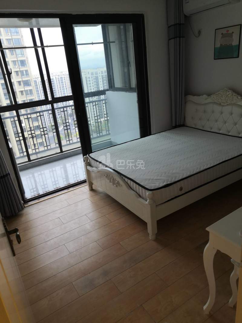 万泰城章（华章名苑）6592203卧室图3