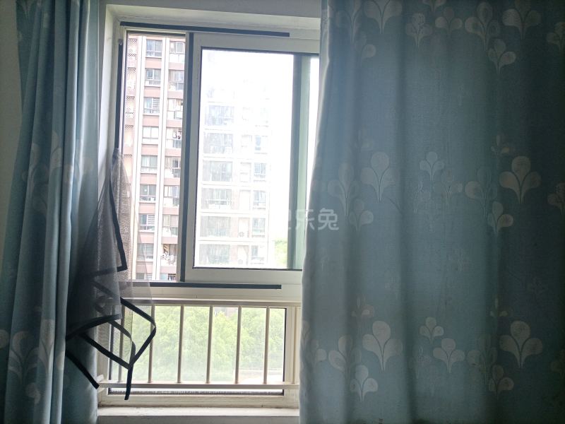 嘉宝梦之缘景庭东区6603398卧室窗户图6