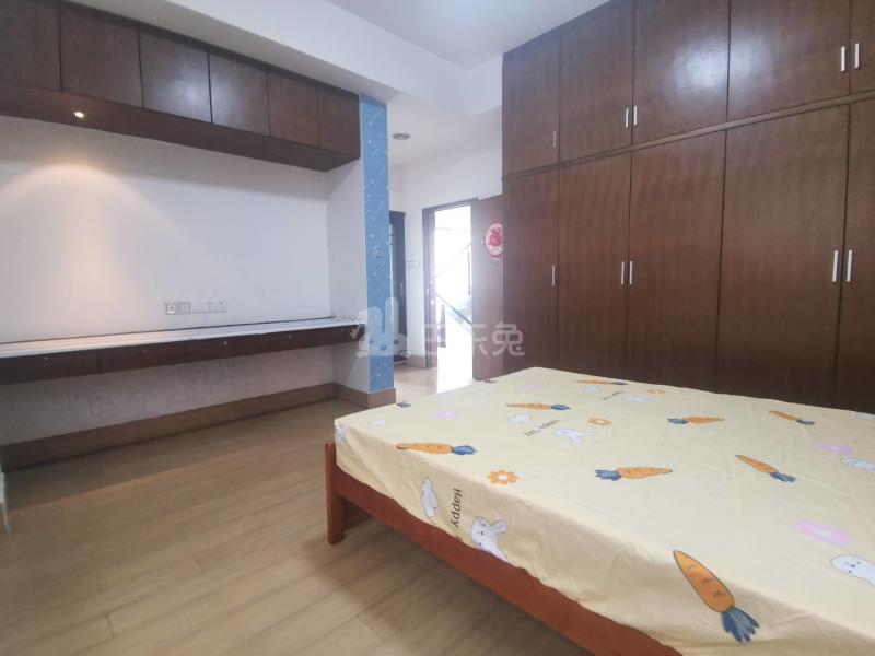 望岗大岭中街二巷18号6603597卧室图2