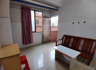 鹤边西周街九巷4号 1室1厅1卫