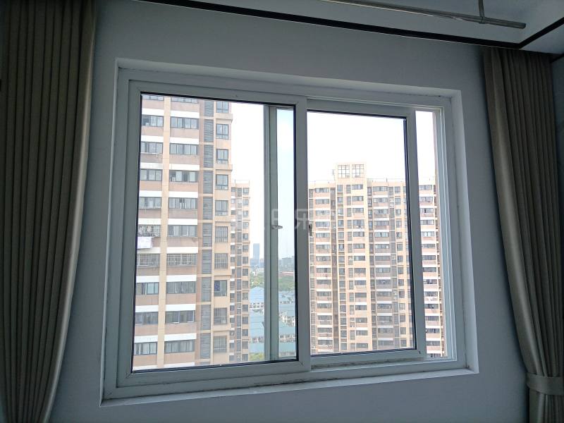 金沙湾绿地和苑一期6615781卧室窗户图6