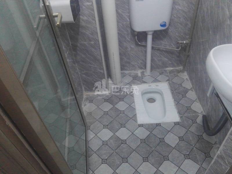 彭上新村西路20号6617630卫生间图7