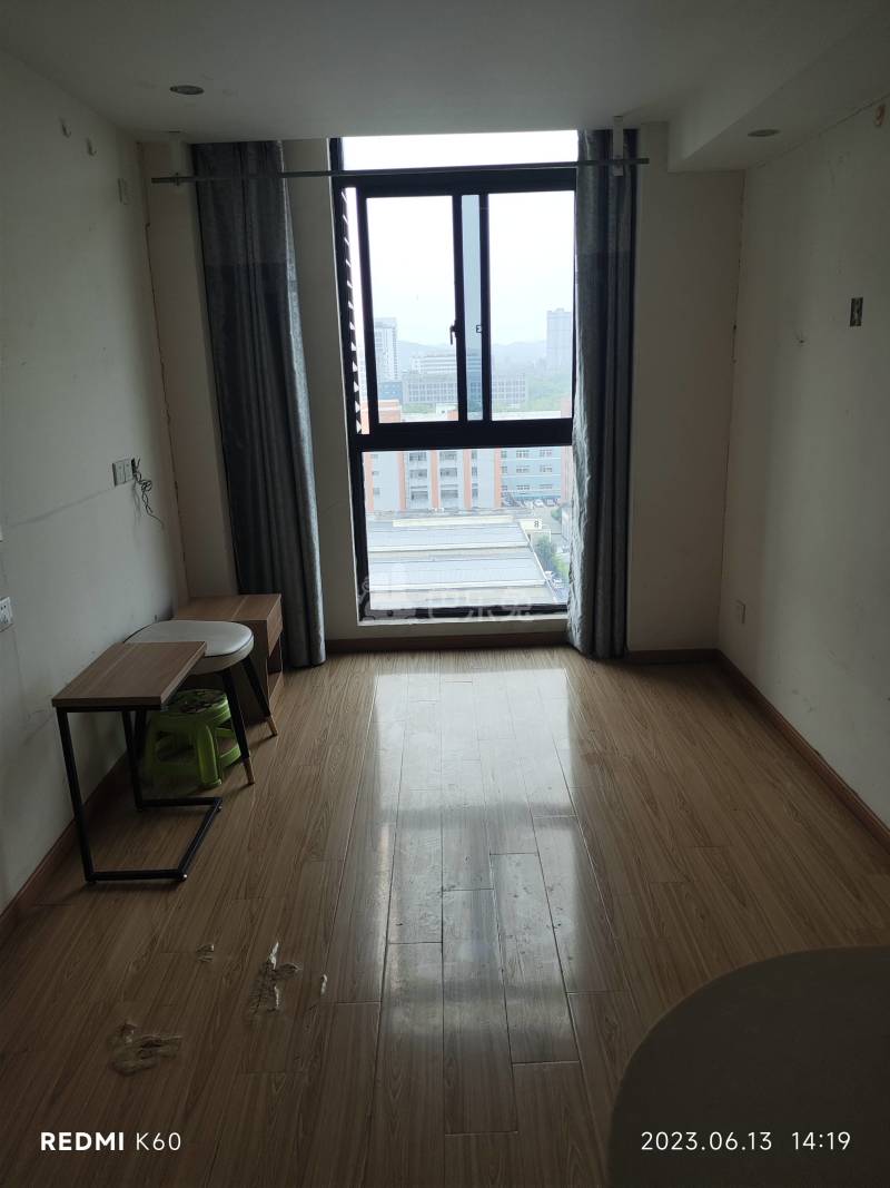 创伟科技园C座6625856客厅图8