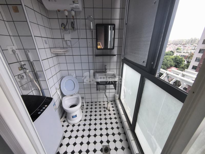 宝虹水岸景苑东区662870卫生间图5