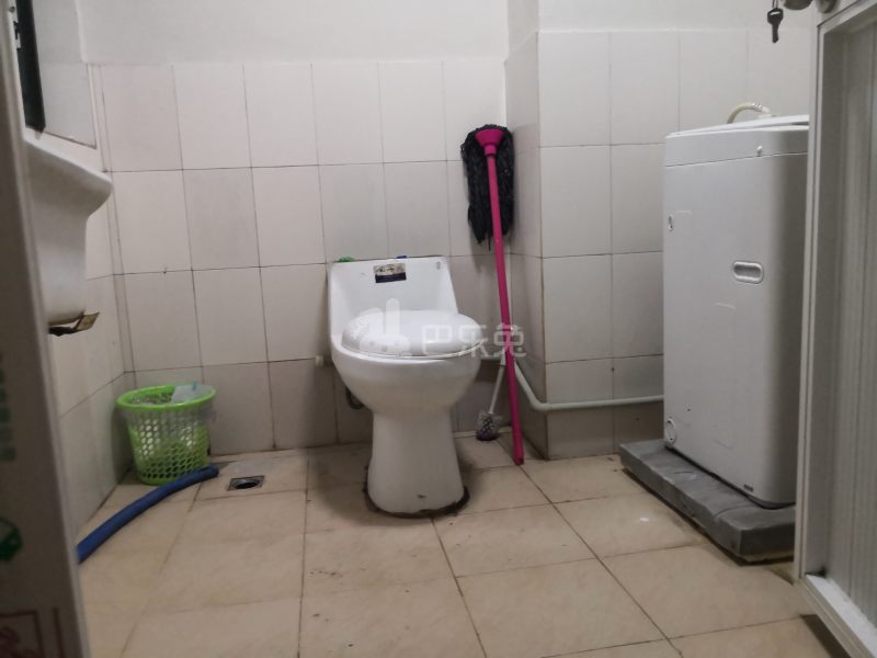 宝虹水岸景苑东区662870卫生间图7